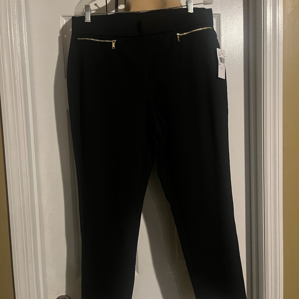 Michael Kors NWT. Sleek Black Cropped Pants XL - Picture 10 of 13